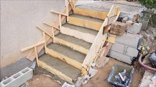 Faire un escalier en beton [upl. by Htebi]