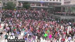 Michael Jackson Beat it FlashMob Toronto 2009 Aug 29 [upl. by Yatnuahc161]