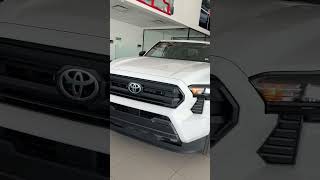 TOYOTA TACOMA SR O TRD  ¿Cuál deberías comprar [upl. by Eissirhc]