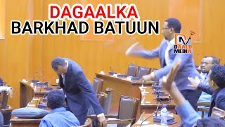 Dagaal Dhex Maray Xil Barkhad Batuun iyo Xildhibaan JAAH [upl. by Lodnar39]