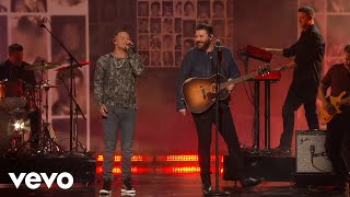 Chris Young Kane Brown  Famous Friends Live from the 55th Annual CMA Awards [upl. by Lovering]