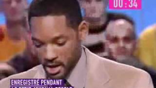 Will Smith solves the Rubiks Cube live on air [upl. by Esyahc]