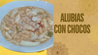 Habichuelas con chocos Legumbres y mar en un mismo plato [upl. by Alyhs]