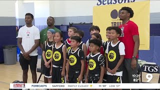 New Wildcats Jaden Bradley amp KJ Lewis support Tucson youth basketball league [upl. by Asille]