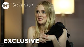 Daniel Brühl Luke Evans amp Dakota Fanning Cast Interview EXCLUSIVE  The Alienist  TNT [upl. by Siravat]