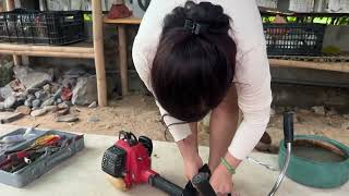 The Genius Girl Repairing Gasoline lawn Mowers Maintenance of Damaged Equipment  Mechanical Girl [upl. by Stan]