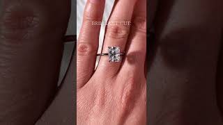 Brilliant vs Crushed Ice 💎moissaniteengagementring moissanitering moissanitering moissanite [upl. by Scotney]