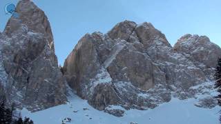 Geisler Alm  Schneeschuhwandern in den Dolomiten [upl. by Helaina493]