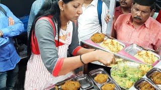 Famous Kavita Ragada Pattice in Mumbai Street  Only 20 Rs Per Plate  Mumbai Street Food [upl. by Wickham637]