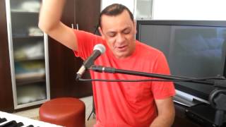 Mensagem de natal cantada por Frank Aguiar [upl. by Gaulin753]