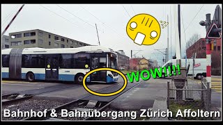 Bus und Züge beim Bahnübergang und Bahnhof Zürich Affoltern Stadt Zürich Schweiz 2023 [upl. by Jaenicke]