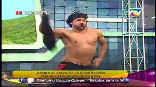 COMBATE Zumba empuja a Rosangela a la Piscina 290813 [upl. by Arnold344]