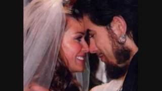 quotBrokenquot Dave Navarro and Carmen Electra [upl. by Aihsekel]