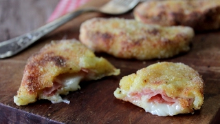 Panzerotti di patate filanti con prosciutto e formaggio [upl. by Ynobe]