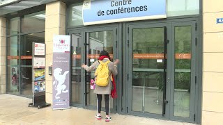 Rentrée universitaire  accueil des étudiants étrangers à Poitiers [upl. by Nydia]