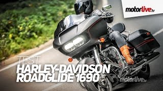 TEST  HARLEY ROADGLIDE 1690  Le retour du nez de requin [upl. by Occir]