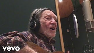 Willie Nelson  Its Hard to Be Humble Official Video [upl. by Jakob]