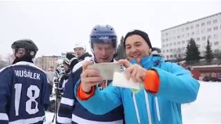 HSTV  Sauli Niinistö  the 2017 Helsinki Save Pond Hockey Tournament in Finnish [upl. by Marleah752]