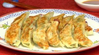 How to Make Yaki Gyoza Fried Dumpling Recipe  Cooking with Dog [upl. by Theobald]