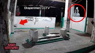 Mengejutkan Eksperimen Pasang CCTV di Makam Keramat Jelas Merekam Pocong yang Mengintip [upl. by Etnor]