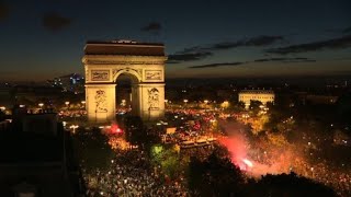 La France en finale les ChampsElysées en liesse [upl. by Chariot]