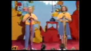 BBC The Singing Kettle 2 1991  episode 1 [upl. by Romito]