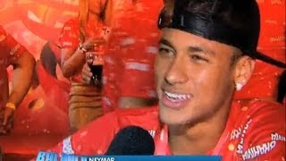 Neymar atrai flashes em camarote da Sapucaí RJ [upl. by Ynetsed]