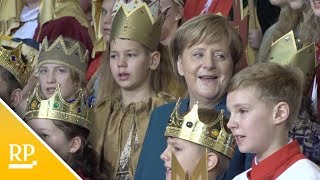 Bundeskanzlerin Merkel empfängt Sternsinger im Kanzleramt [upl. by Farr]