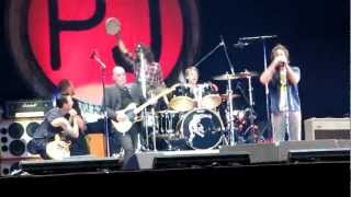 Pearl Jam  Kick Out The Jams wDave Grohl amp Alain Johannes  Werchter July 4 2010 [upl. by Elaynad820]