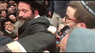 Rubashkin Arriving At 770 amp Speaking To Crowd [upl. by Auhso]