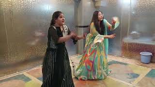 dance to do in weddinglagdi hai thaaicutiepielondon thumakda [upl. by Maples]