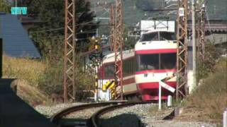 小さな旅 収穫間近のリンゴ畑の中を走る長野電鉄1000系車両 [upl. by Nellek]