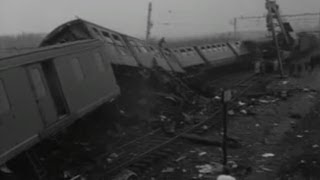 Treinramp bij Harmelen 1962 [upl. by Nosirrag]