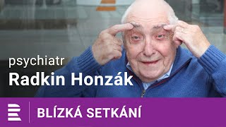 Choďte a dojte krávu radosti radí všem psychiatr Radkin Honzák [upl. by Aicnom]