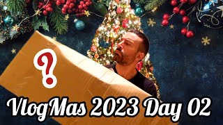 Η Τεράστια Μυστηριώδης Κούτα vlogmas2023 day02 🎁🤪🎄 [upl. by Gillead611]