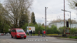 Schrankenposten Bahnübergang LindauReutin quotBregenzer Straßequot [upl. by Cousin603]