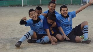 Det vinnande valet  en kortfilm om ungdomar våld och fotboll i Medellin [upl. by Lear340]