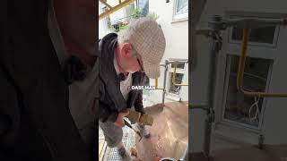 Stein aufteilen 🔨 handwerk ausbildung baustelle zimmermann maurer stein [upl. by Jaddan]