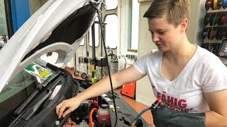 Ausbildung als KfzMechatronikerin [upl. by Cordy]