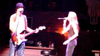 Kid Rock Sheryl Crow Picture NASHVILLE Feb 18 2011 2182011 LIVE [upl. by Rehnberg]