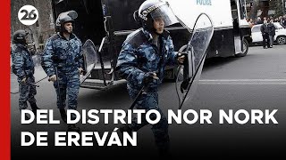 ARMENIA  Hombres armados irrumpen en el Departamento de Policía de Ereván [upl. by Llerruj]