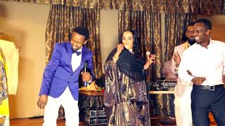 Awale Adan amp Amina Afrik  Taageero Makaa Helaa   New Somali Music Video 2018 Official Video [upl. by Hoy]