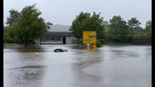 Auto versinkt in den Wassermassen rund um Bad Wörishofen [upl. by Carberry]