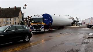 Insolite  un convoi exceptionnel bloqué devant un rond point en Normandie à cause dune panne [upl. by Lutim]