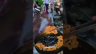 दशहरा मेले का फेमस 🤤 जलेबी।shorts food shortsfeed streetfood trending foodie ytshorts [upl. by Novoj]