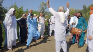 chitte chane di Chandni Hazara Wal Dhol dance  gaon mein shaadi ka function with ludi Dhol [upl. by Pepita]