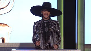 2016 CFDA Fashion Awards Beyoncé Receives Fashion Icon Award [upl. by Ahsercul]