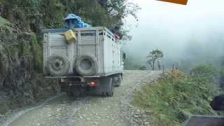 Ruta de la Muerte Parte II Camino de Coroico a La Paz Bolivia Dale Viaja [upl. by Echikson]