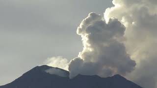 🌋Gases emitidos por el volcán Popocatépetl [upl. by Artapoelc566]