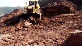 Komatsu Dozer D155A Cutting and breaking hard۔ GullHeavyMachinery [upl. by Guenna]